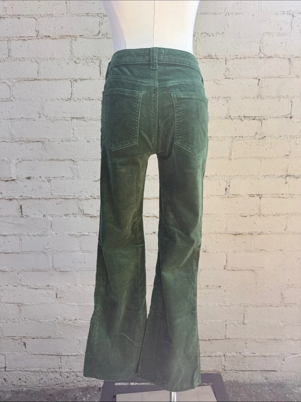Anthropologie Pilcro The Low-Rise Icon Flare Corduroy Chop Pocket Green Size 25